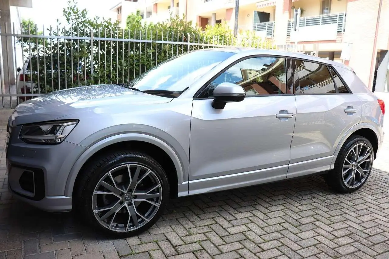 Photo 1 : Audi Q2 2019 Petrol