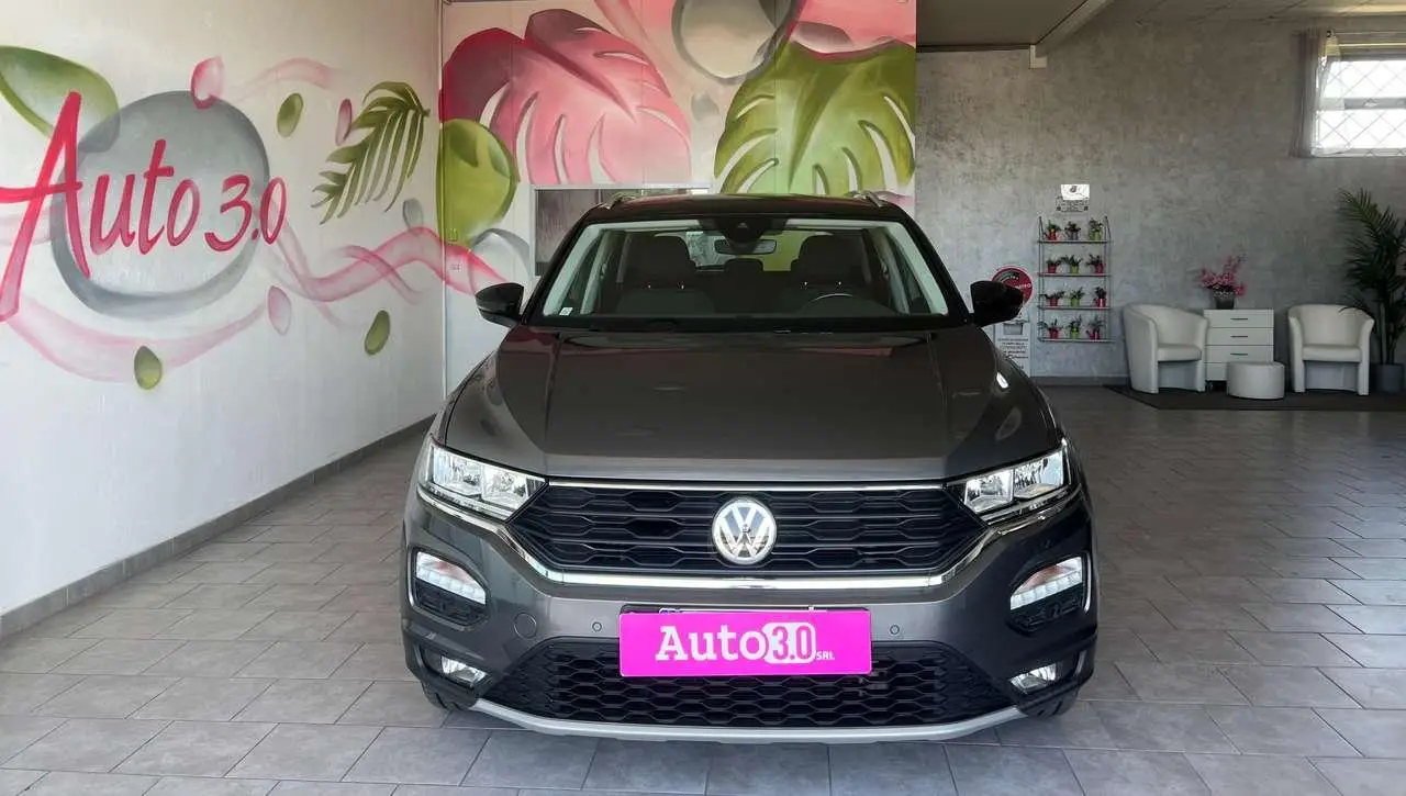 Photo 1 : Volkswagen T-roc 2018 Petrol