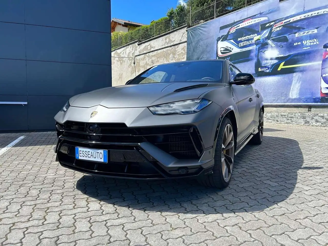 Photo 1 : Lamborghini Urus 2023 Petrol