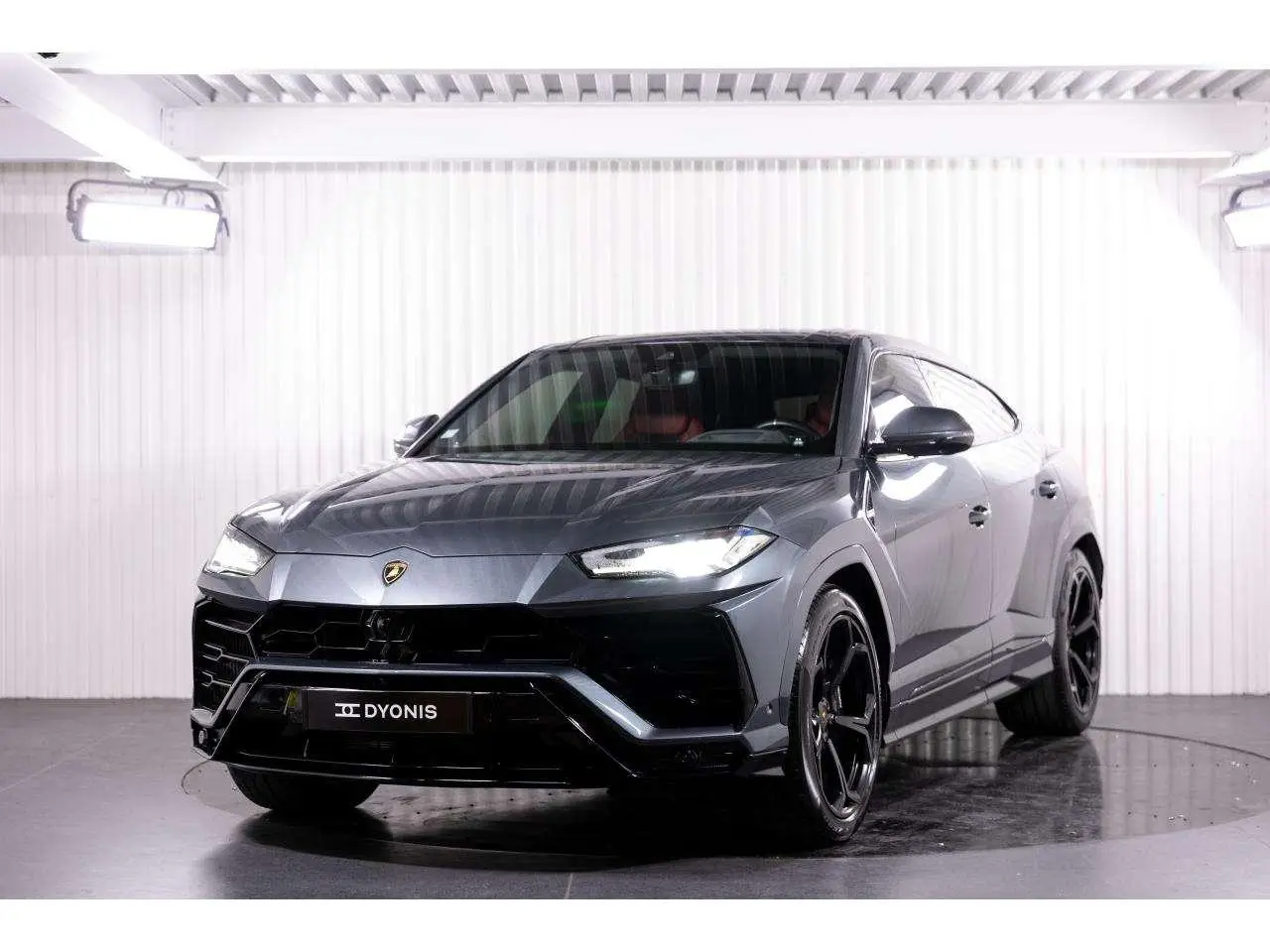 Photo 1 : Lamborghini Urus 2019 Petrol