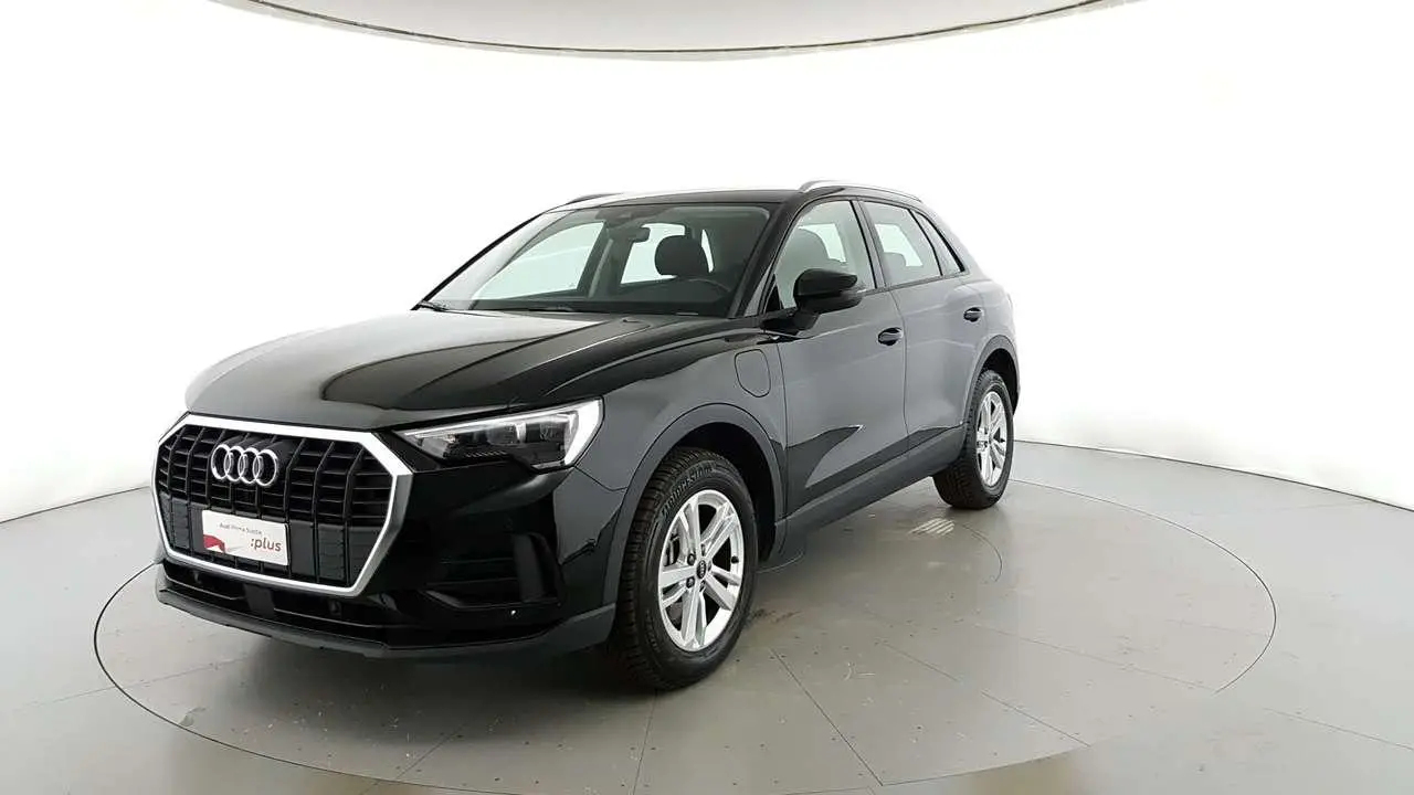 Photo 1 : Audi Q3 2022 Hybride