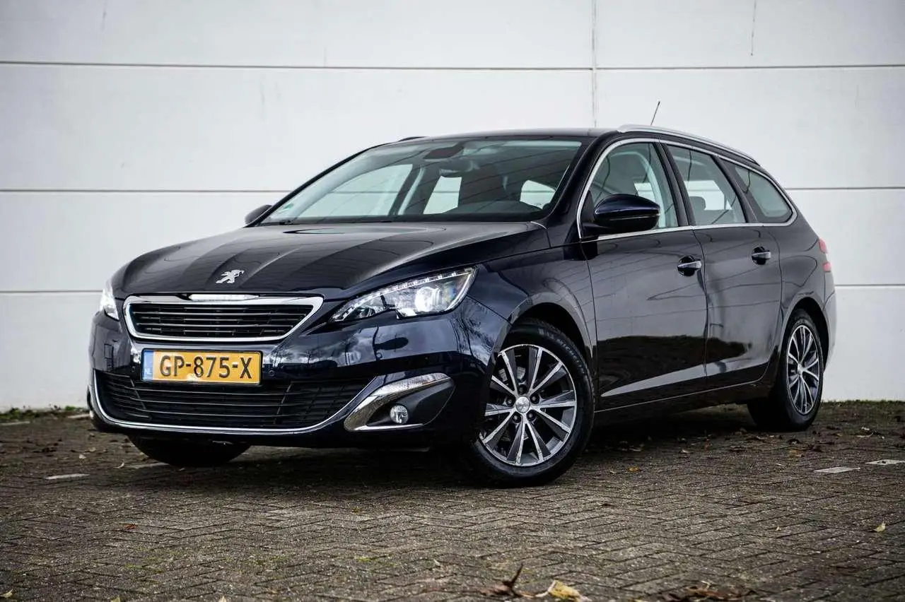 Photo 1 : Peugeot 308 2015 Petrol