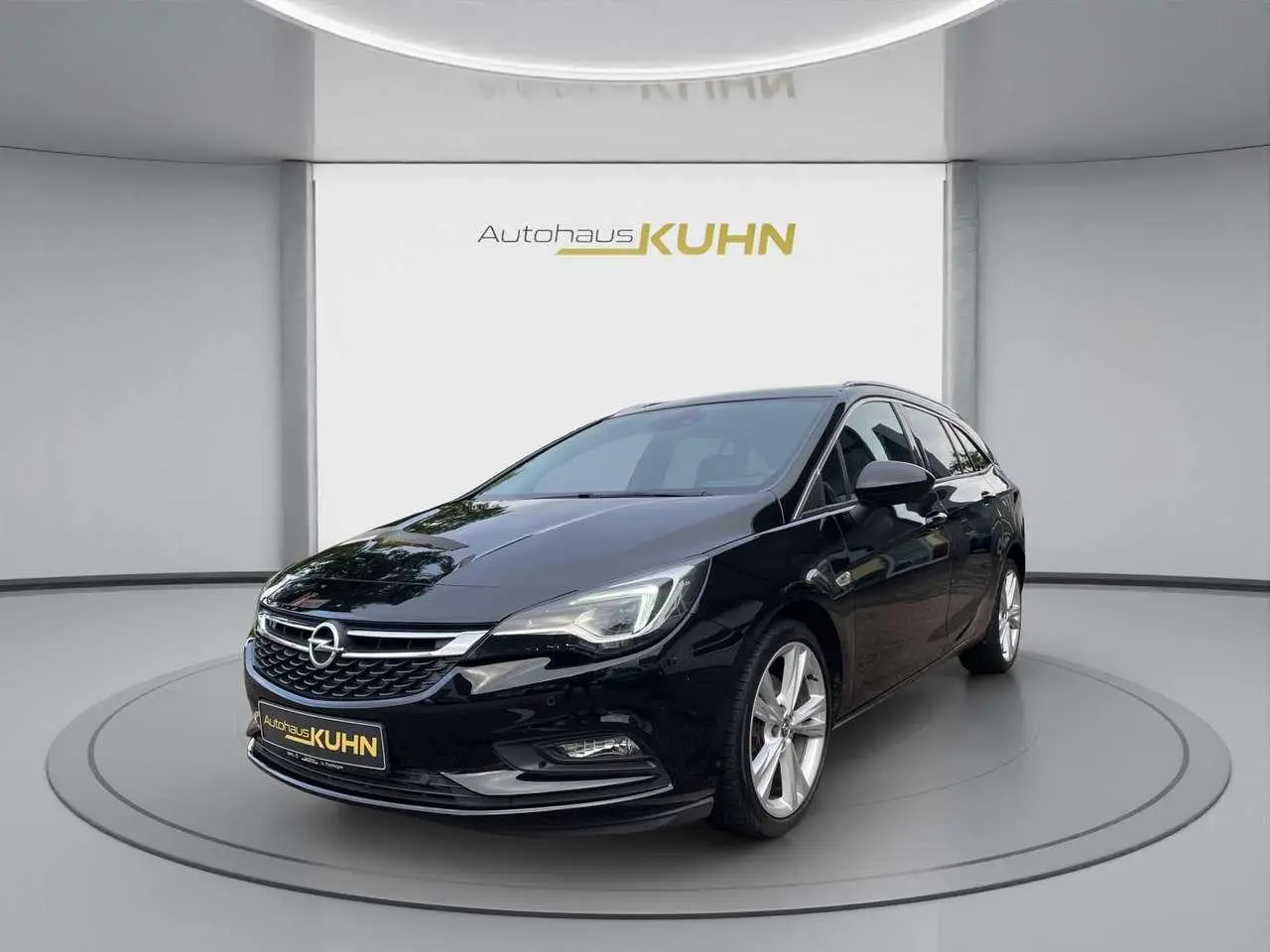 Photo 1 : Opel Astra 2018 Petrol