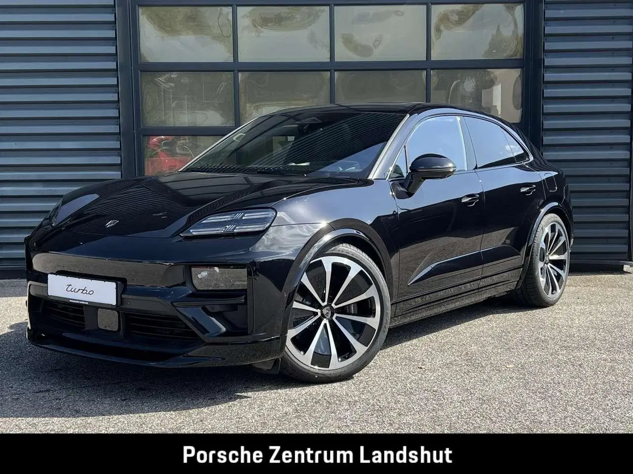 Photo 1 : Porsche Macan 2024 Electric