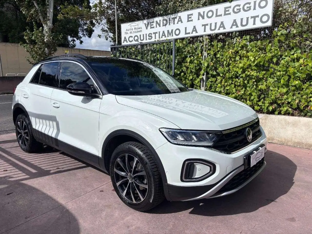 Photo 1 : Volkswagen T-roc 2022 Essence