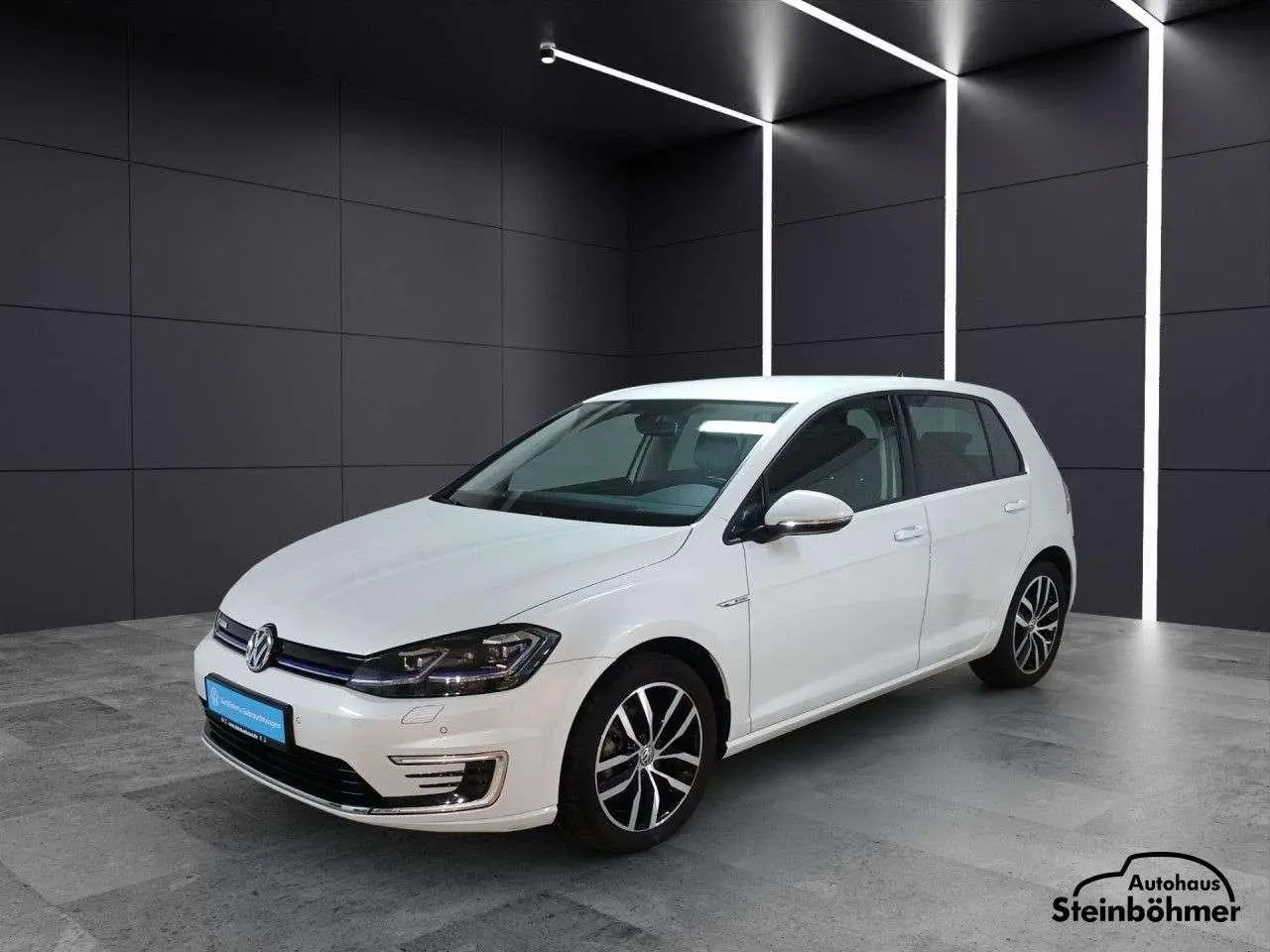 Photo 1 : Volkswagen Golf 2019 Électrique