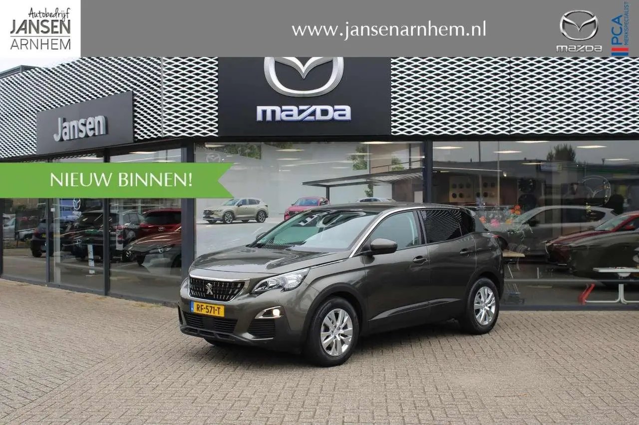 Photo 1 : Peugeot 3008 2017 Essence