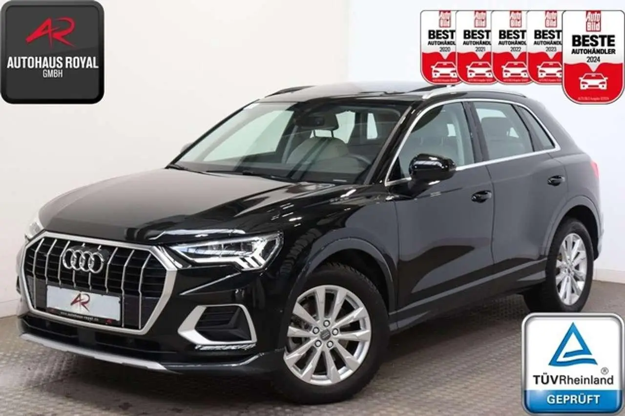 Photo 1 : Audi Q3 2019 Petrol