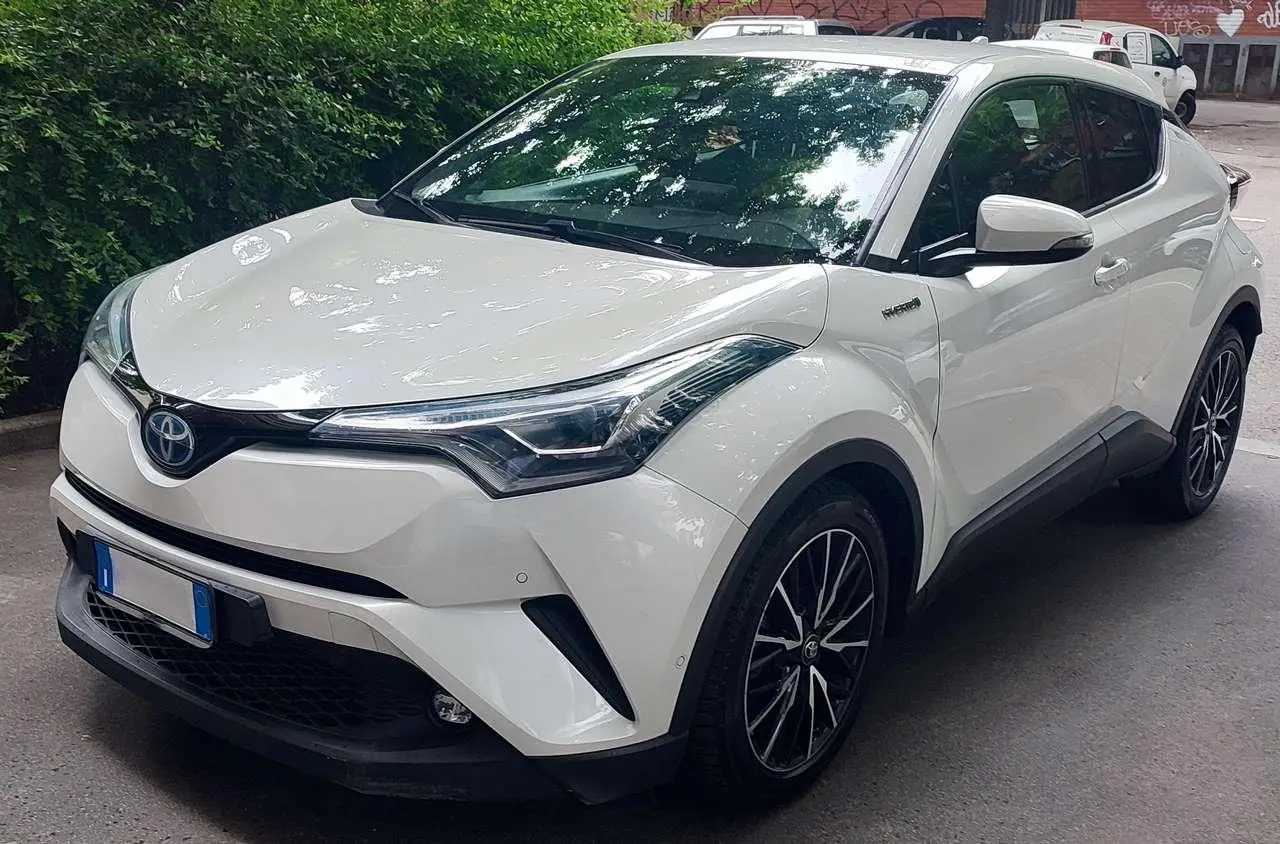 Photo 1 : Toyota C-hr 2017 Hybride