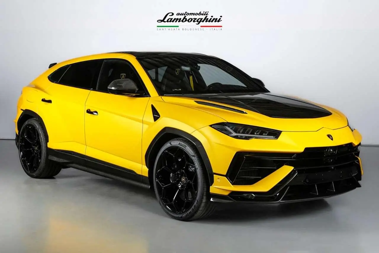 Photo 1 : Lamborghini Urus 2024 Petrol