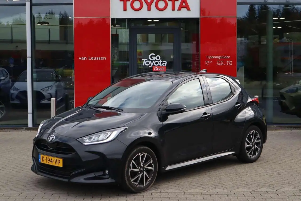 Photo 1 : Toyota Yaris 2021 Petrol