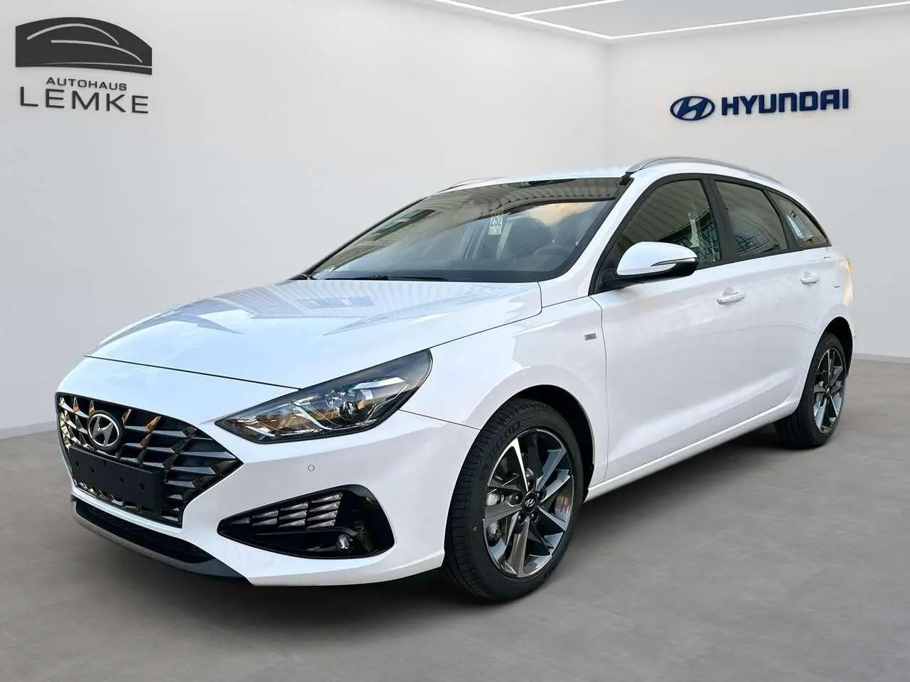 Photo 1 : Hyundai I30 2024 Petrol