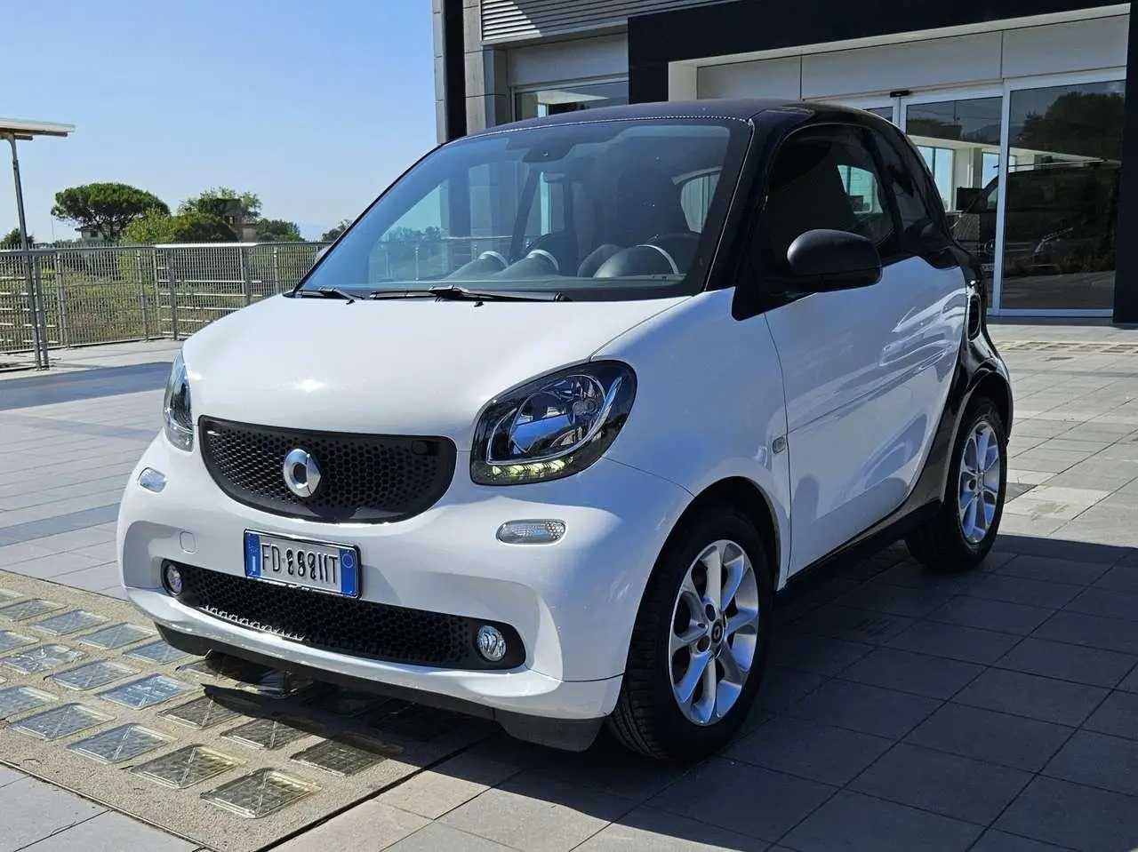 Photo 1 : Smart Fortwo 2016 Petrol