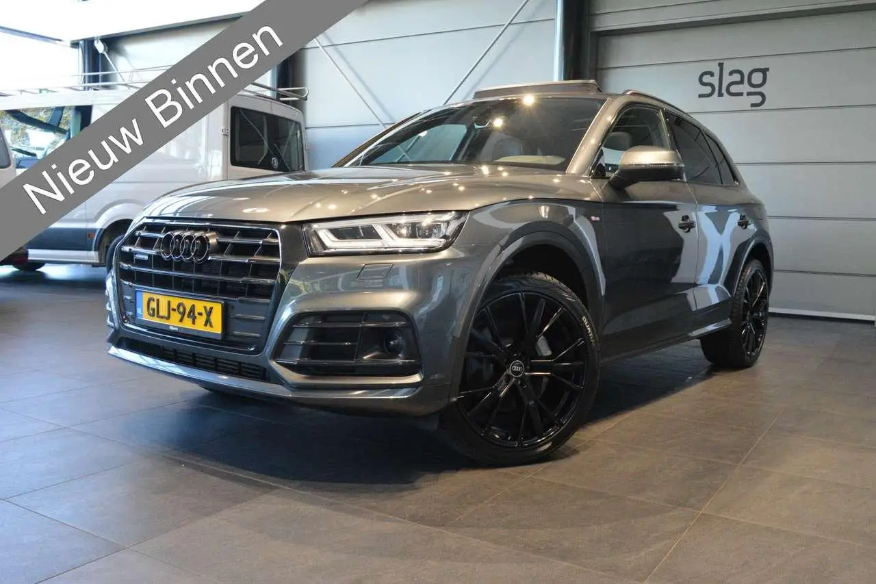 Photo 1 : Audi Q5 2021 Hybrid