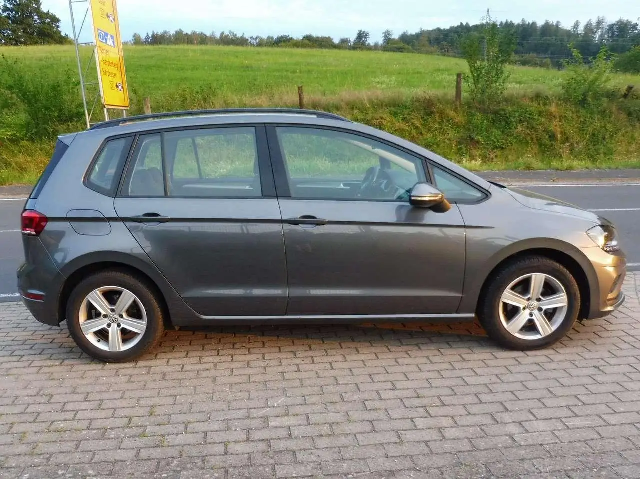 Photo 1 : Volkswagen Golf 2018 Petrol