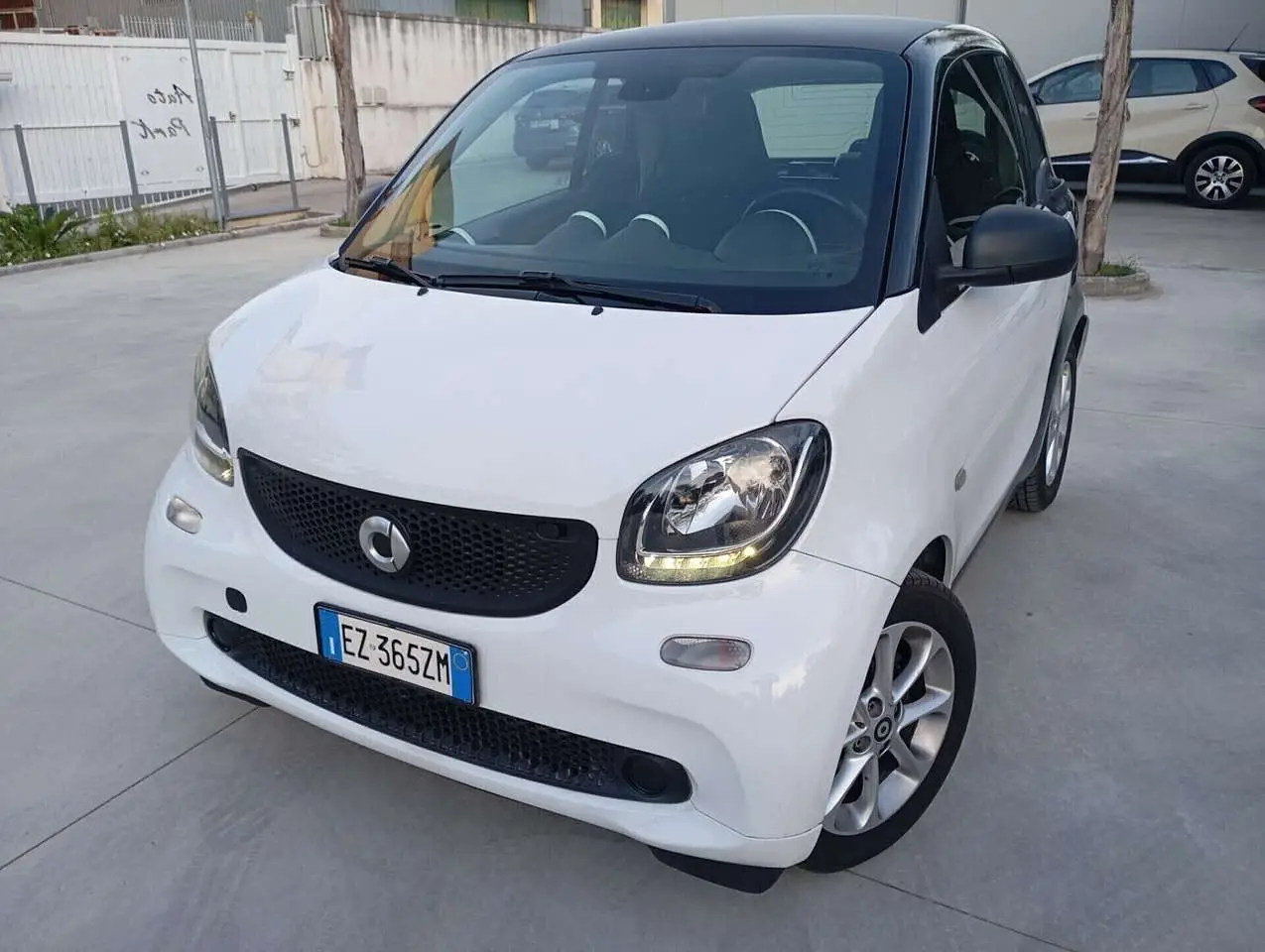 Photo 1 : Smart Fortwo 2015 Petrol