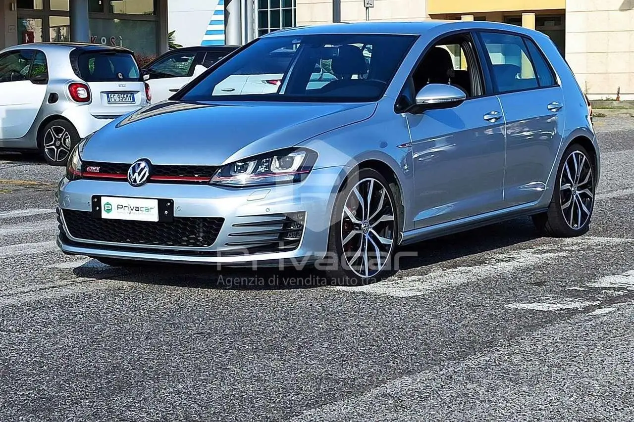 Photo 1 : Volkswagen Golf 2016 Essence