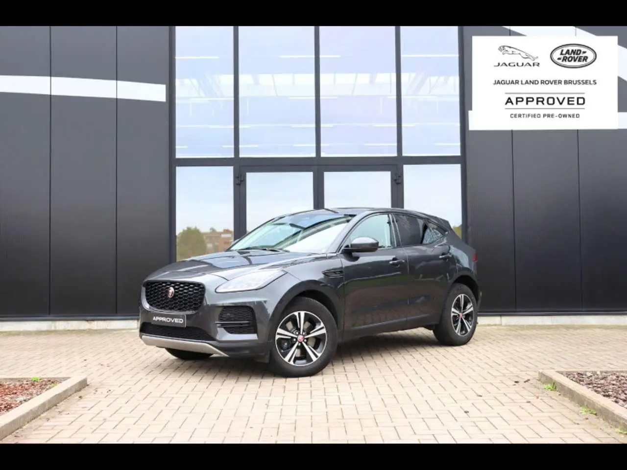 Photo 1 : Jaguar E-pace 2021 Petrol