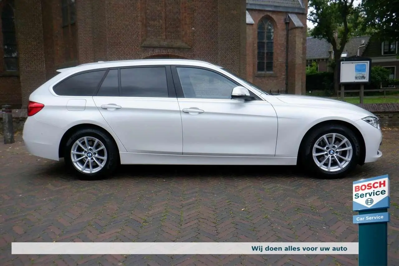 Photo 1 : Bmw Serie 3 2018 Petrol