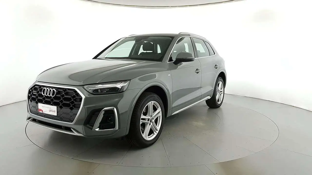 Photo 1 : Audi Q5 2021 Hybride