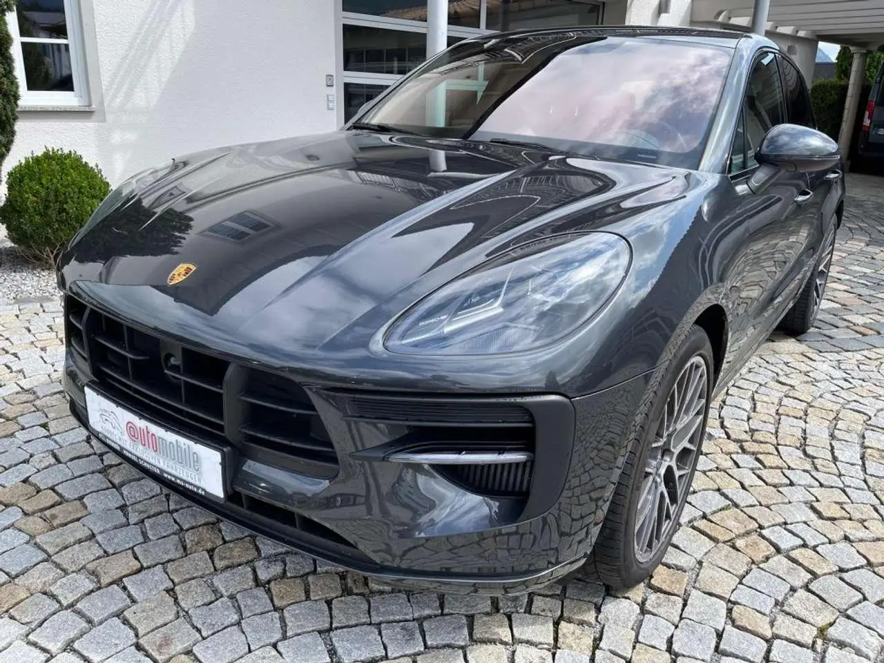 Photo 1 : Porsche Macan 2021 Essence