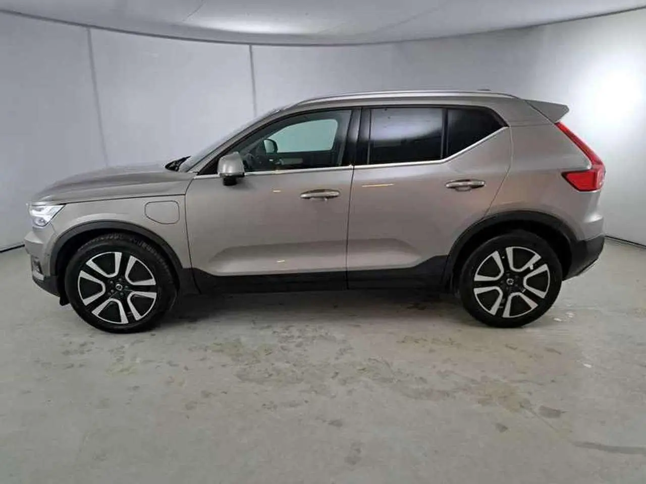 Photo 1 : Volvo Xc40 2021 Hybride