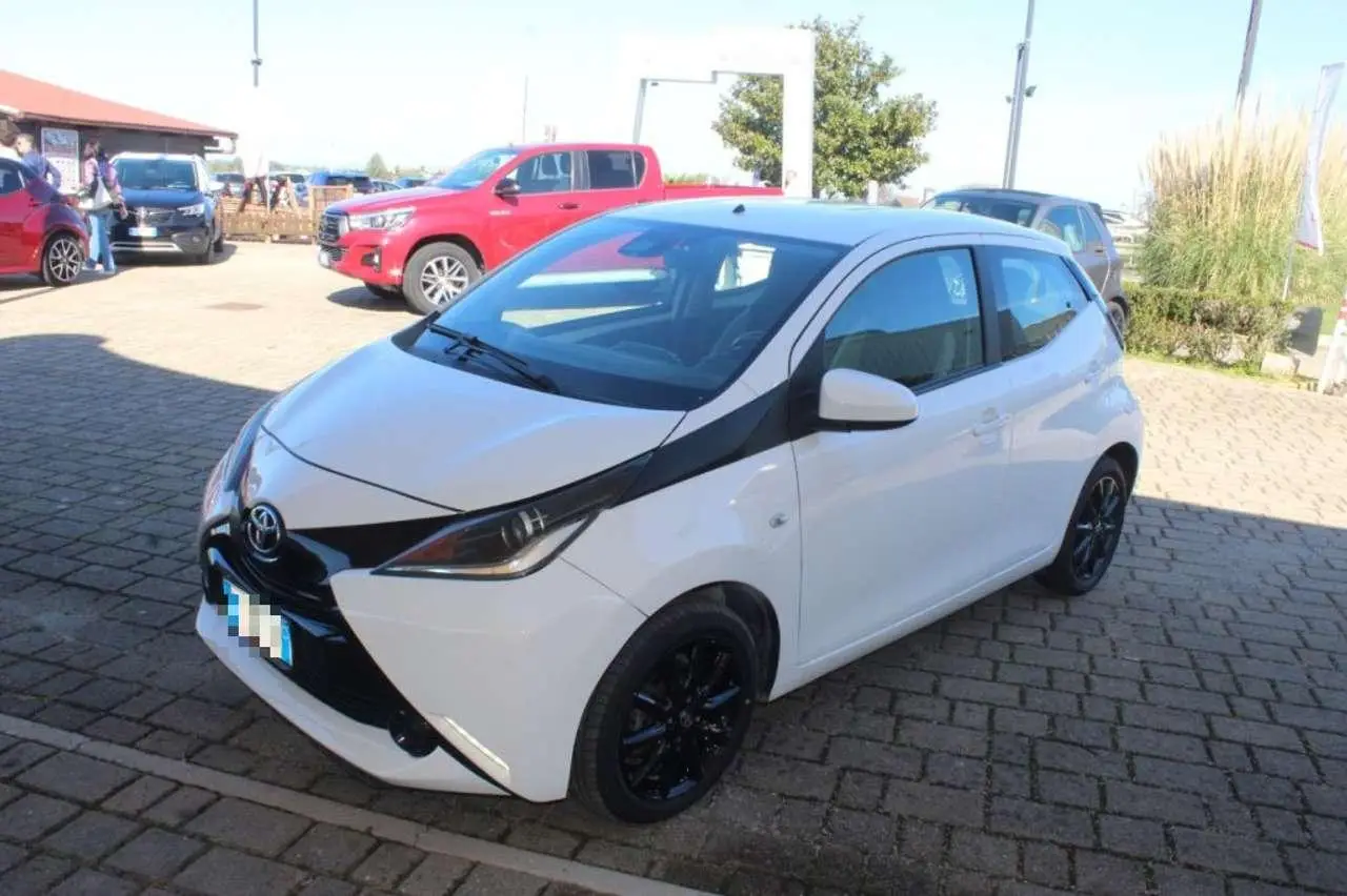 Photo 1 : Toyota Aygo 2017 Essence