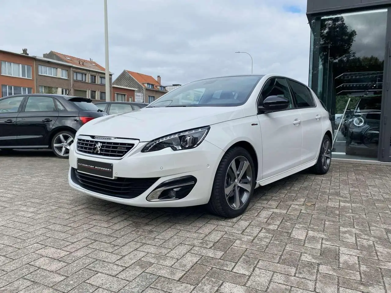 Photo 1 : Peugeot 308 2016 Petrol