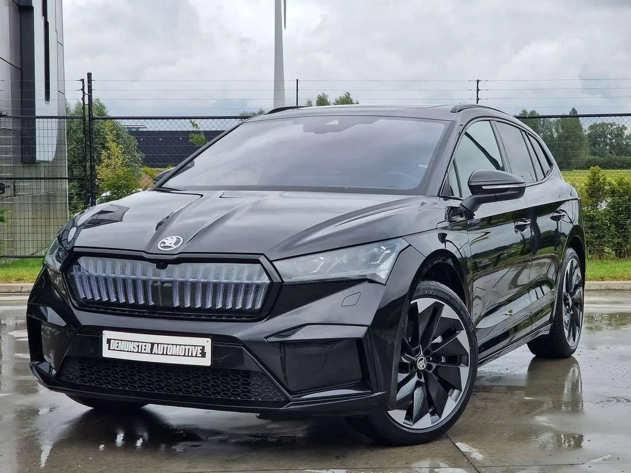 Photo 1 : Skoda Enyaq 2023 Electric