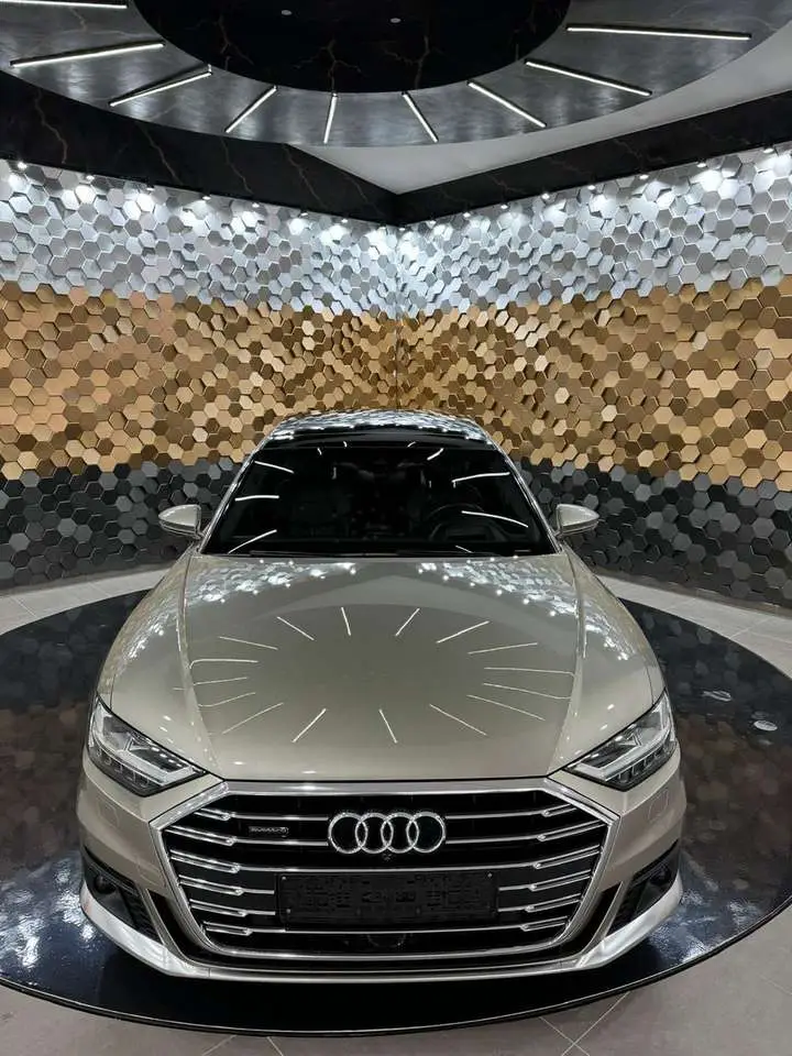 Photo 1 : Audi A8 2018 Diesel