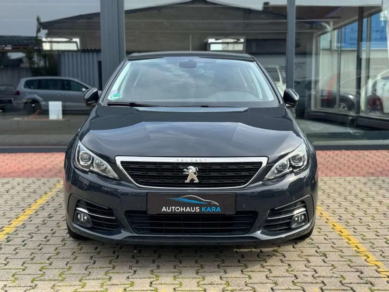 Photo 1 : Peugeot 308 2018 Petrol