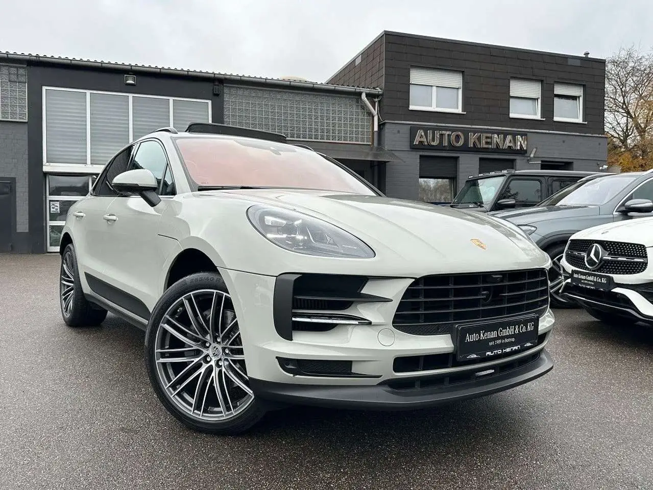 Photo 1 : Porsche Macan 2019 Essence