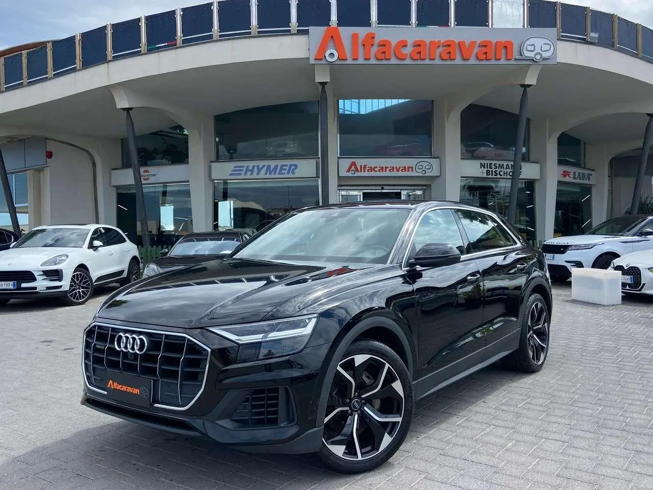 Photo 1 : Audi Q8 2018 Hybrid