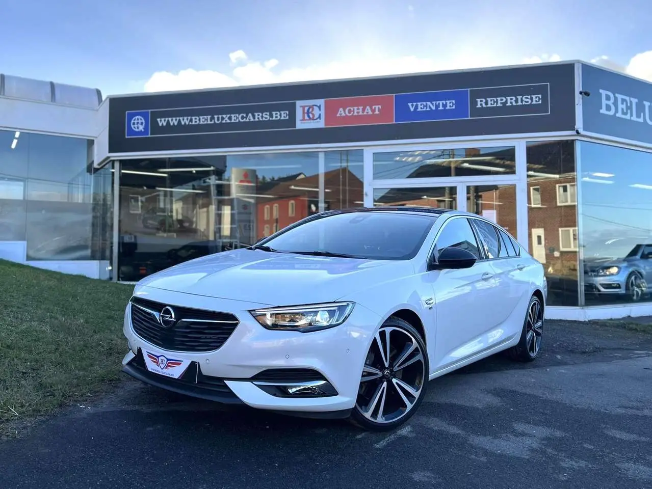 Photo 1 : Opel Insignia 2017 Petrol