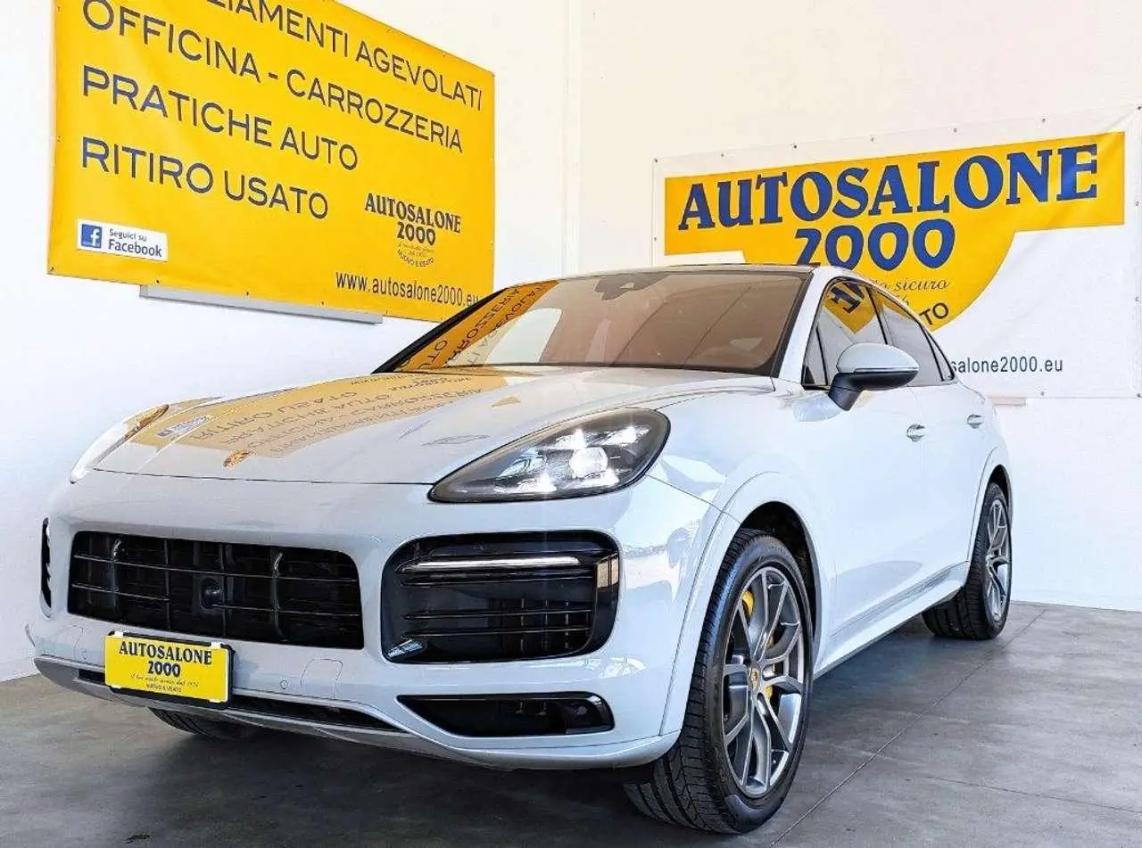 Photo 1 : Porsche Cayenne 2020 Petrol