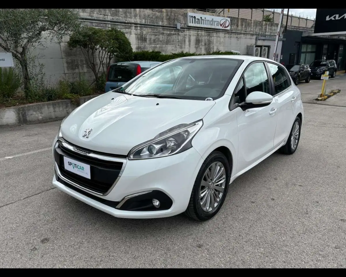 Photo 1 : Peugeot 208 2019 Petrol