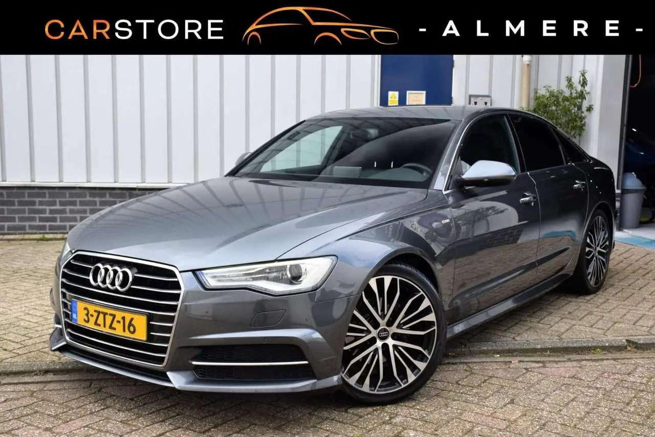 Photo 1 : Audi A6 2015 Petrol