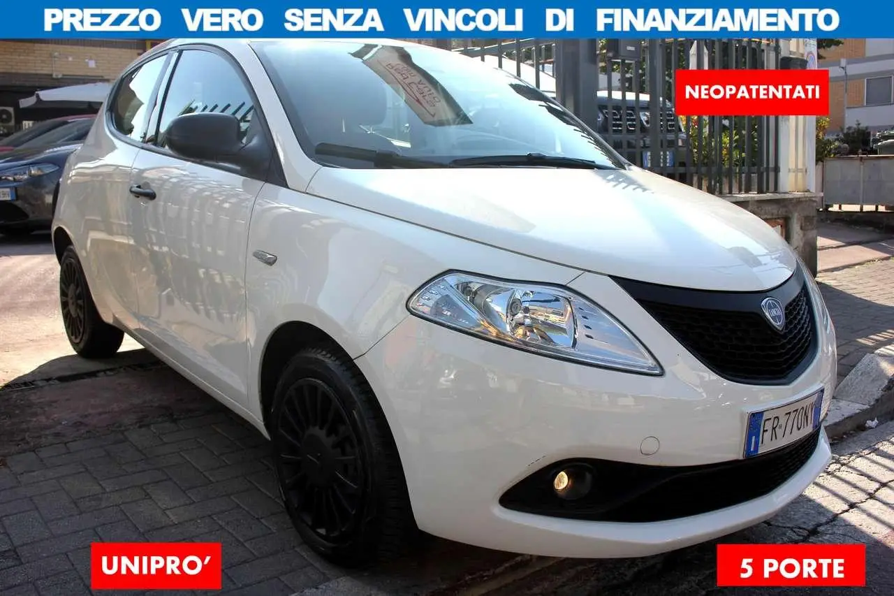 Photo 1 : Lancia Ypsilon 2018 Essence