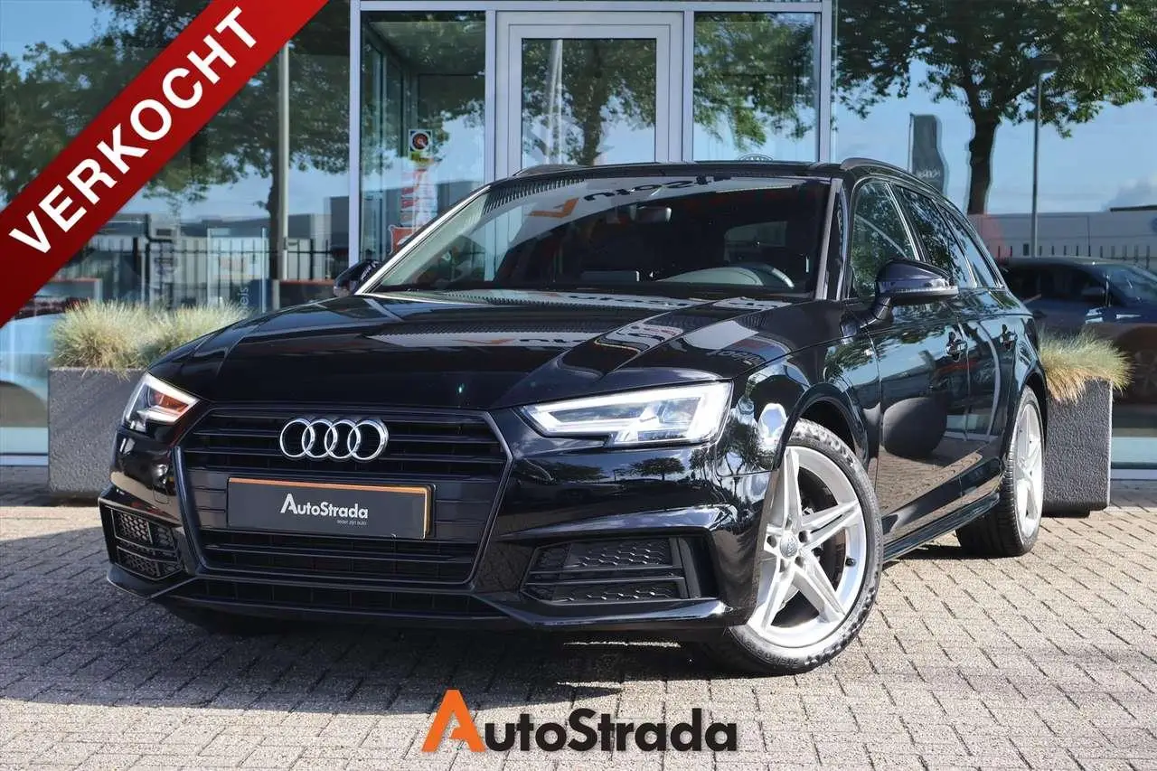 Photo 1 : Audi A4 2018 Petrol