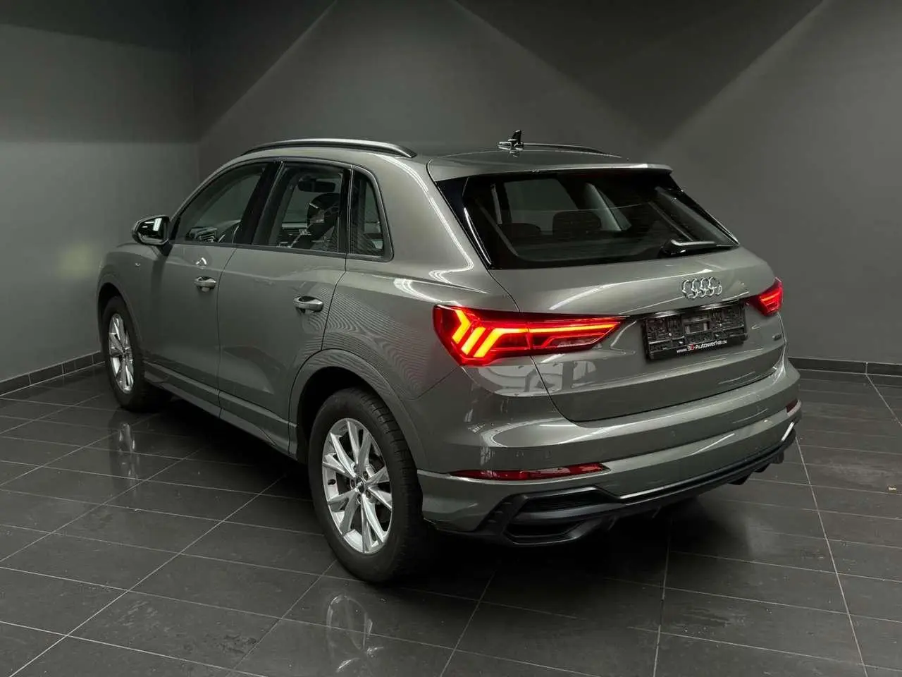 Photo 1 : Audi Q3 2019 Essence