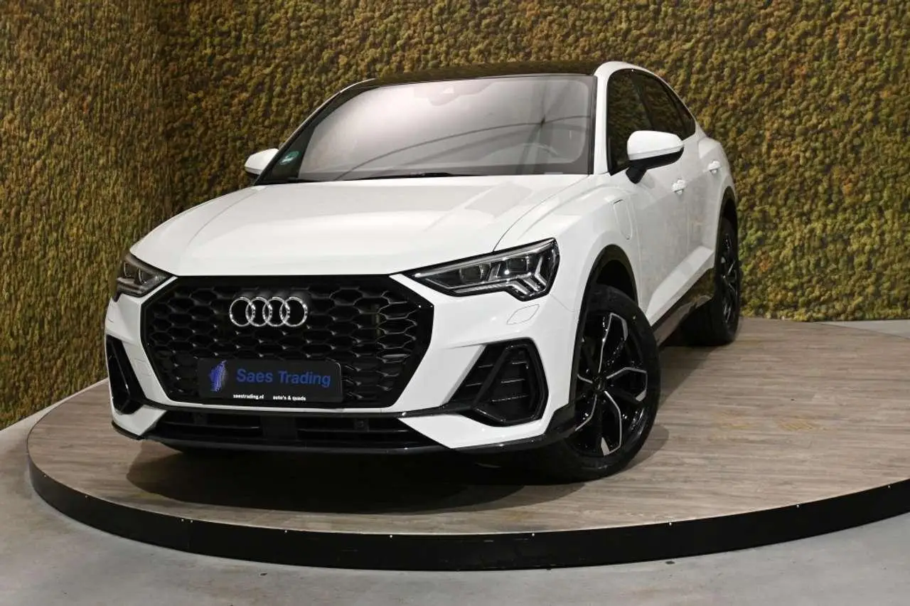 Photo 1 : Audi Q3 2021 Hybride