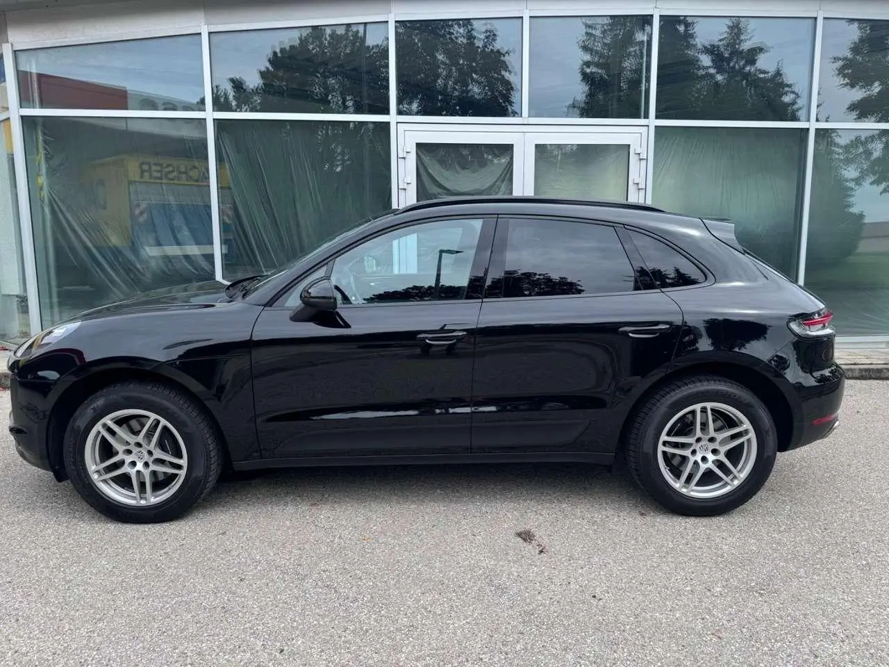 Photo 1 : Porsche Macan 2021 Essence