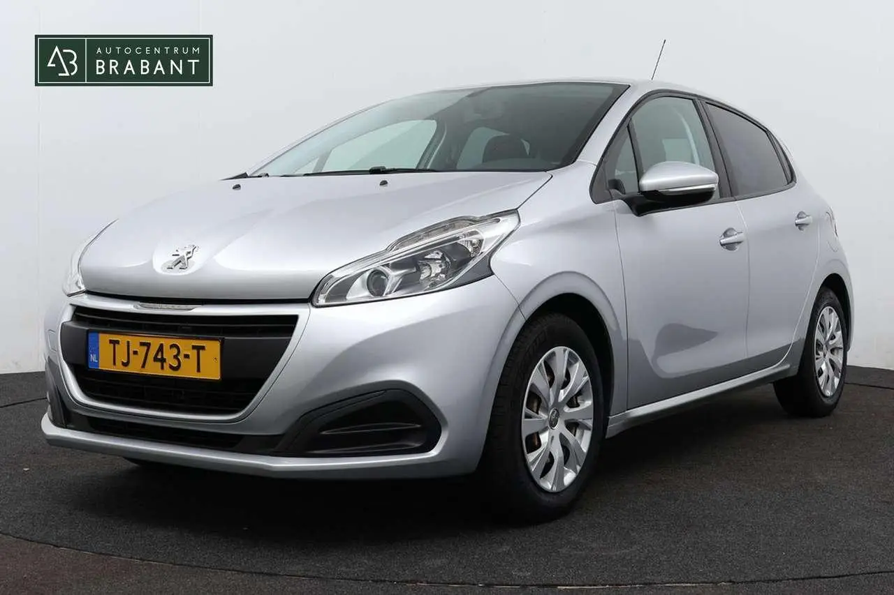 Photo 1 : Peugeot 208 2018 Petrol