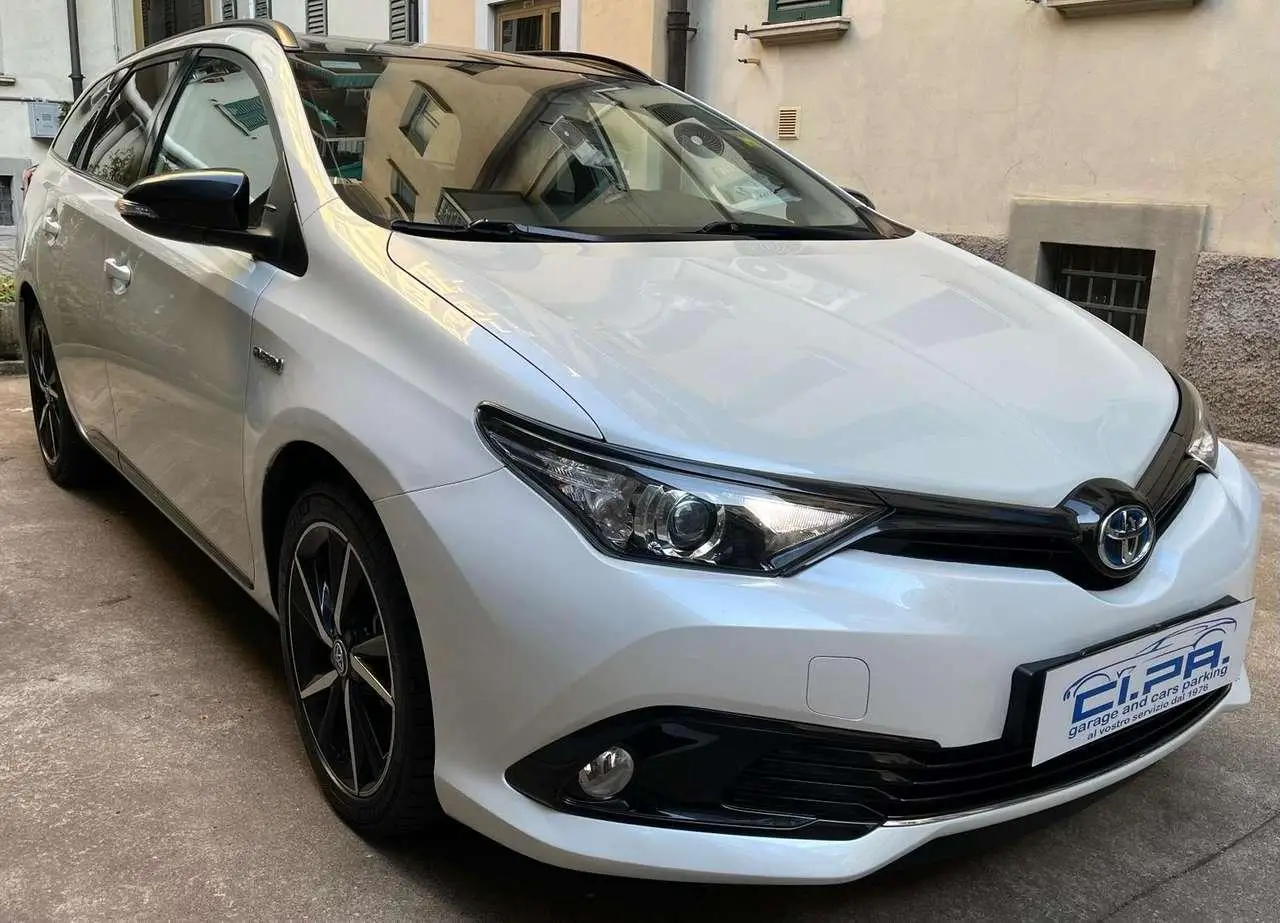 Photo 1 : Toyota Auris 2018 Hybrid