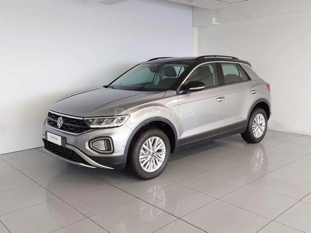 Photo 1 : Volkswagen T-roc 2024 Petrol