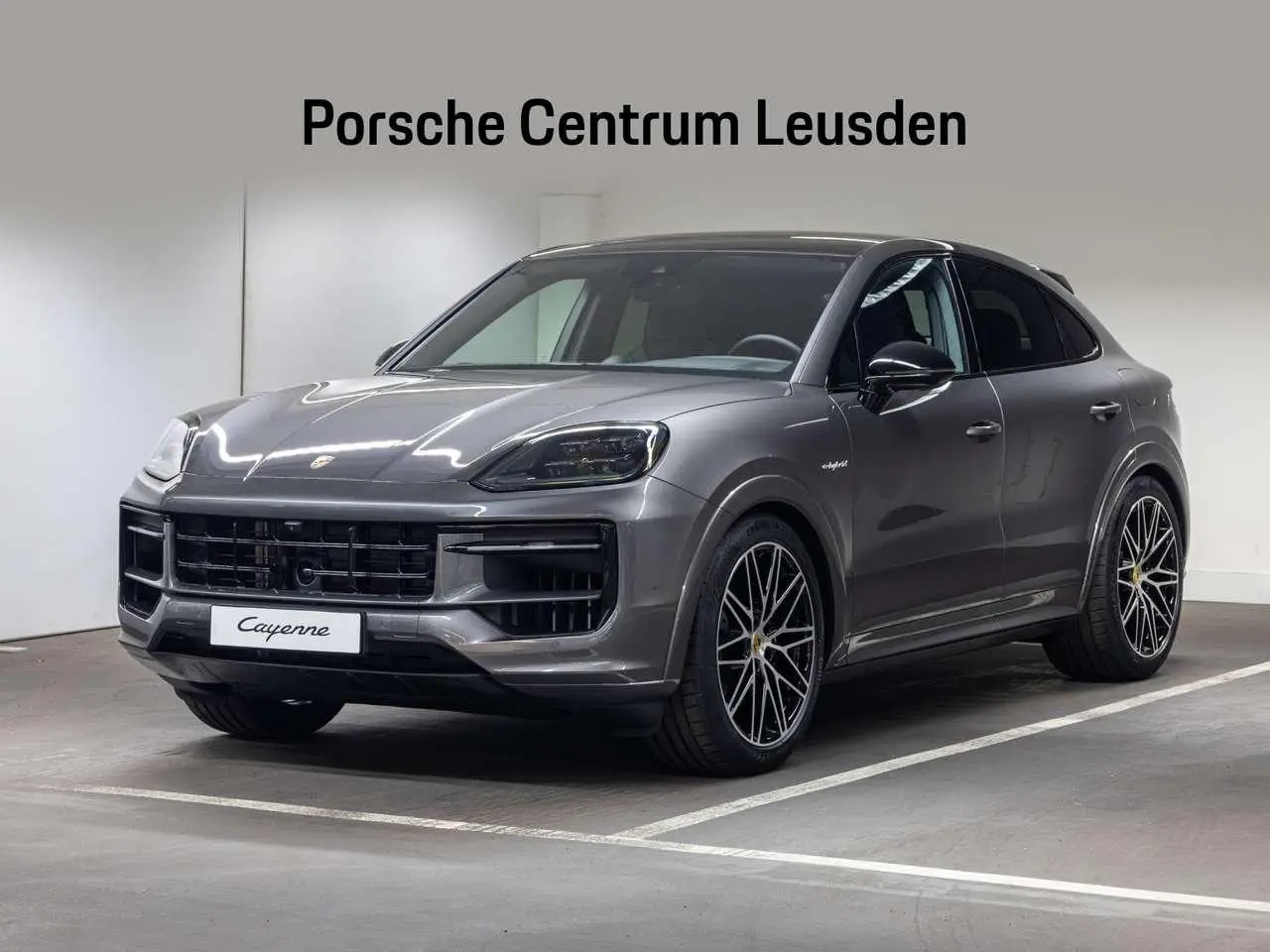 Photo 1 : Porsche Cayenne 2024 Hybrid