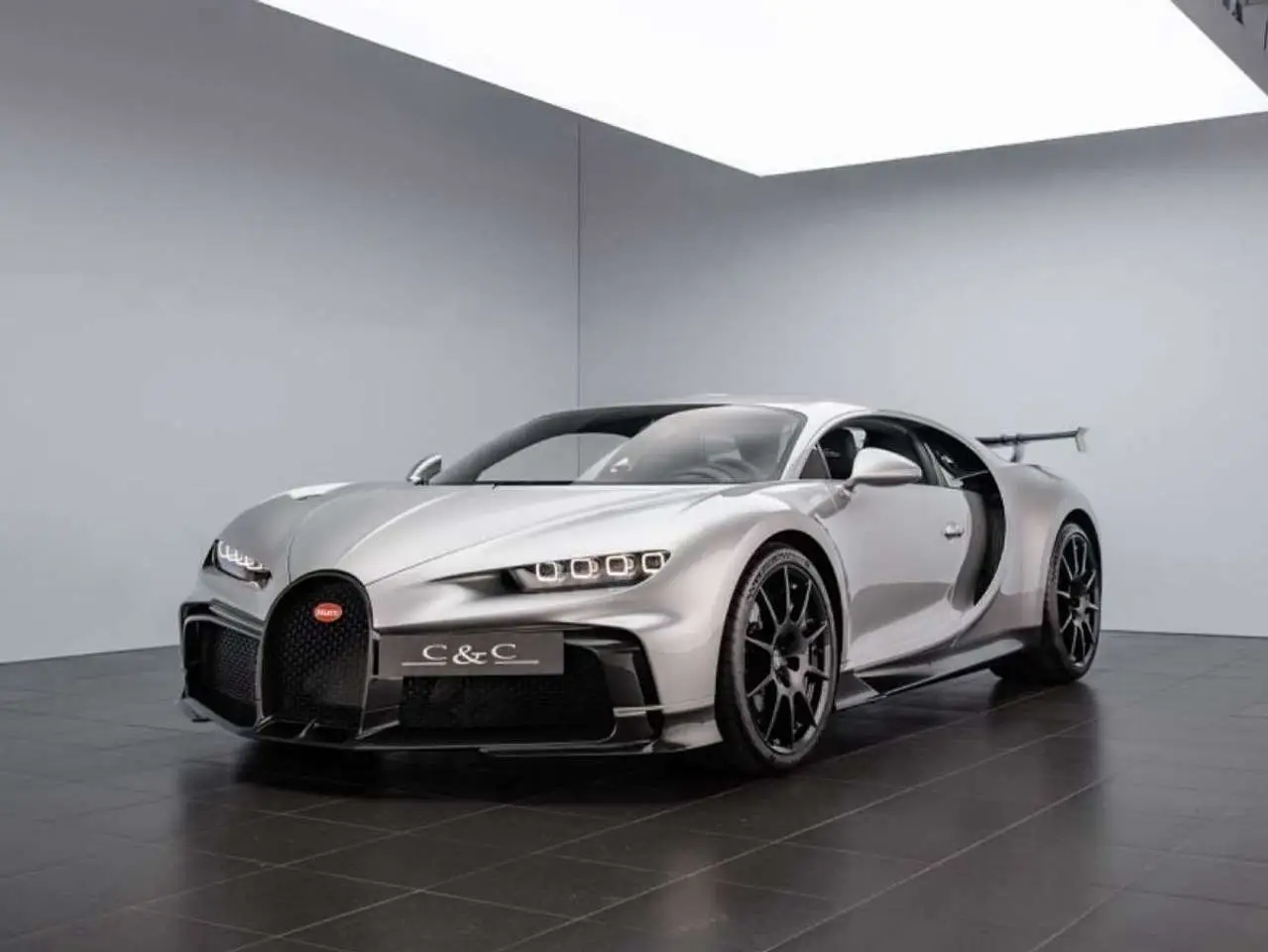 Photo 1 : Bugatti Chiron 2021 Essence