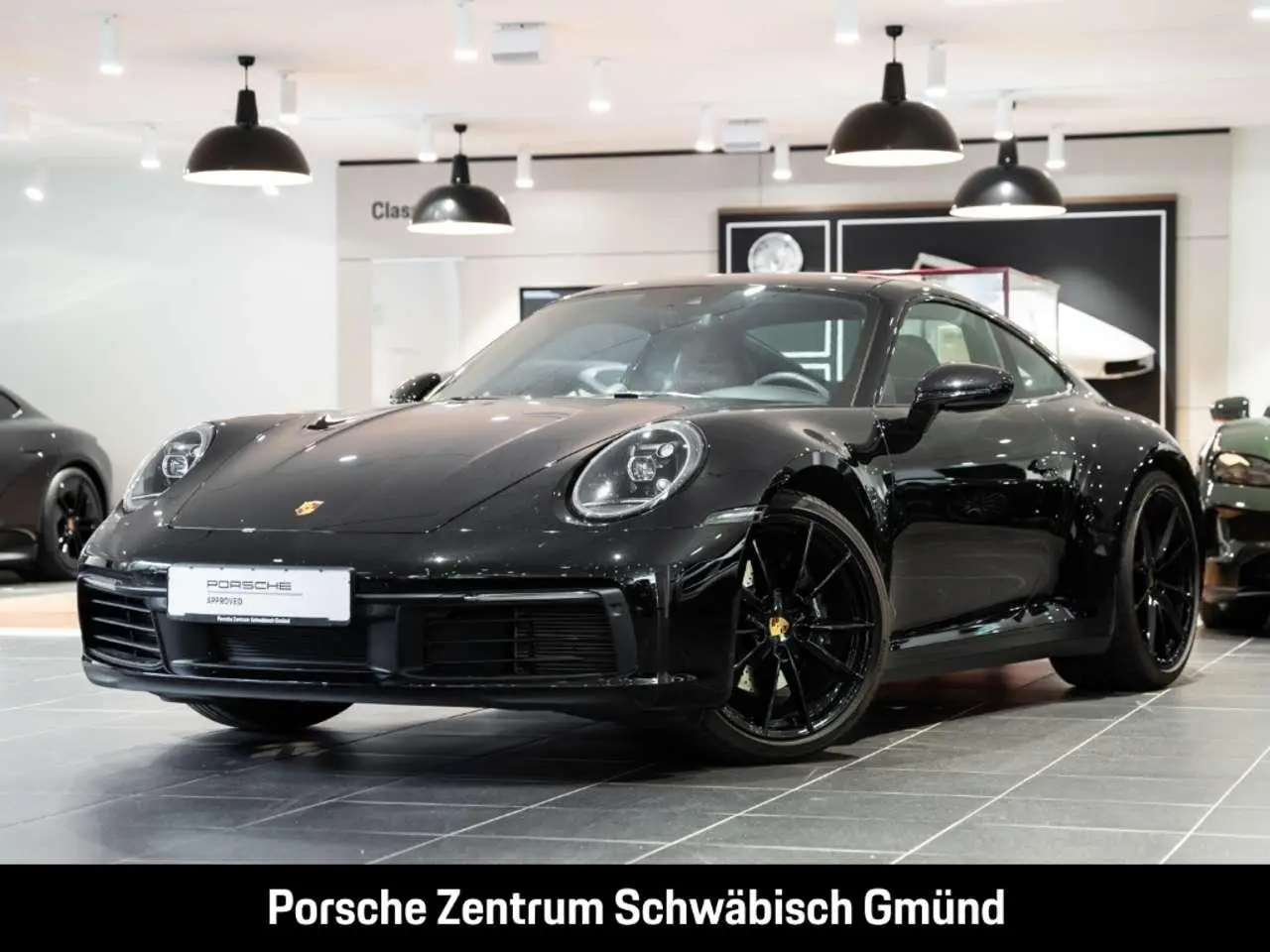 Photo 1 : Porsche 992 2020 Petrol