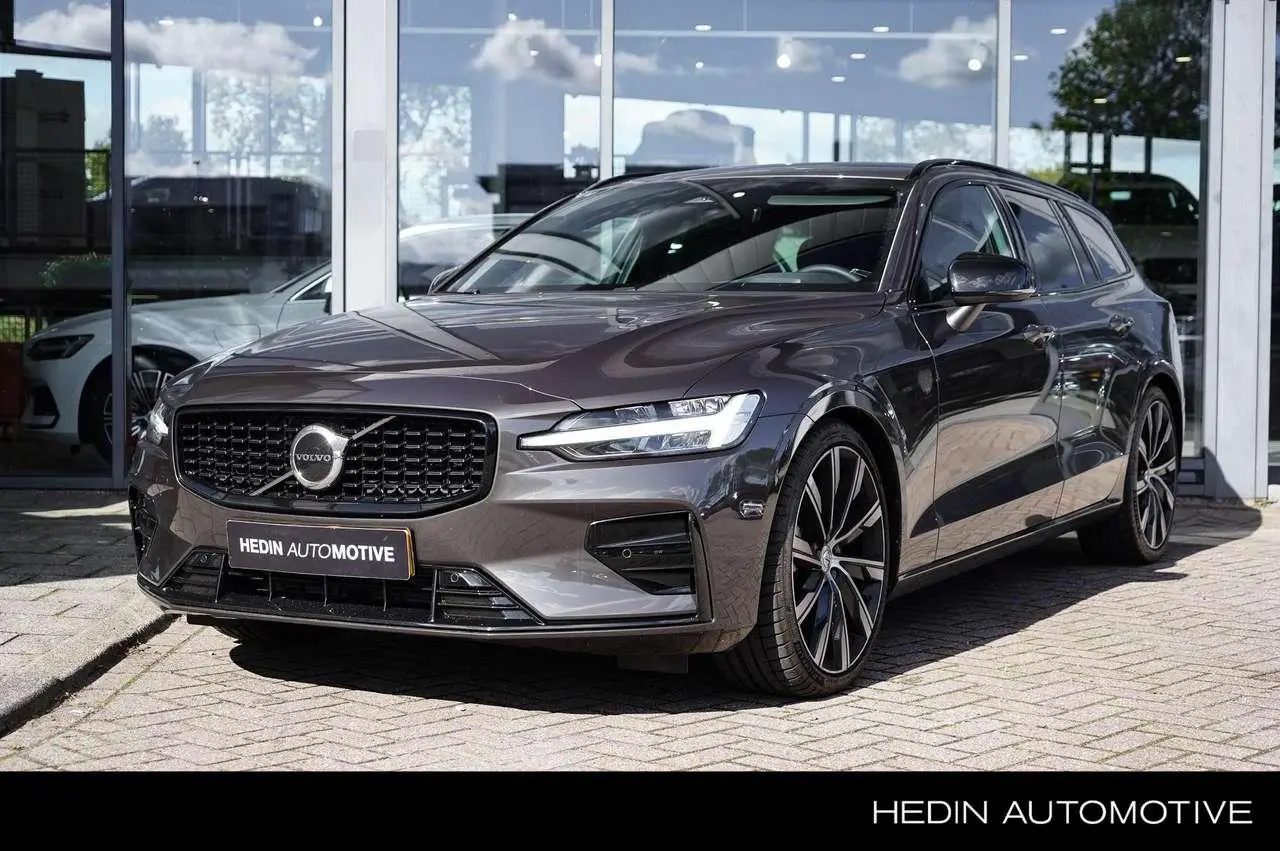 Photo 1 : Volvo V60 2024 Hybride