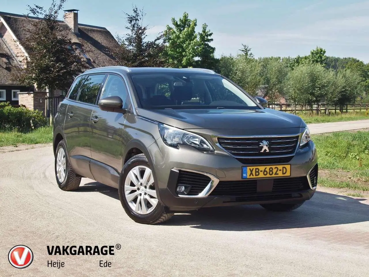 Photo 1 : Peugeot 5008 2018 Essence